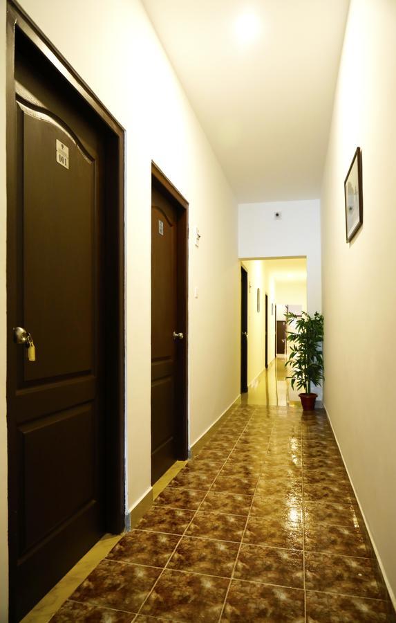 Puthens Clifton Inn Kottayam Exteriör bild